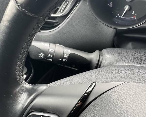 Серый Тойота C-HR, объемом двигателя 1.2 л и пробегом 55 тыс. км за 23200 $, фото 20 на Automoto.ua