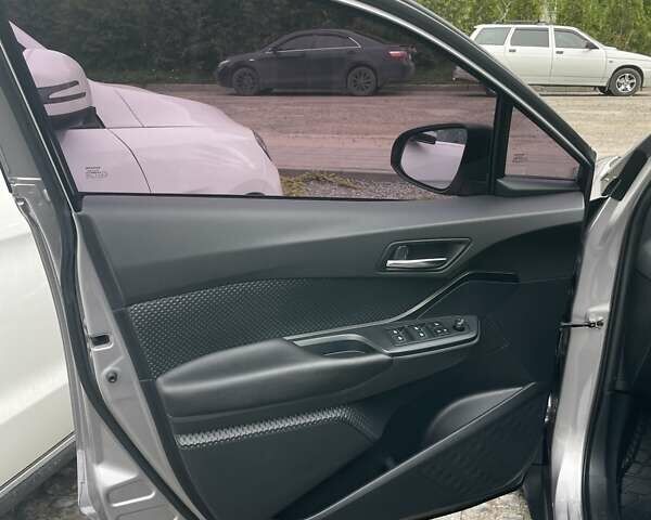 Сірий Тойота C-HR, об'ємом двигуна 1.99 л та пробігом 207 тис. км за 19500 $, фото 1 на Automoto.ua