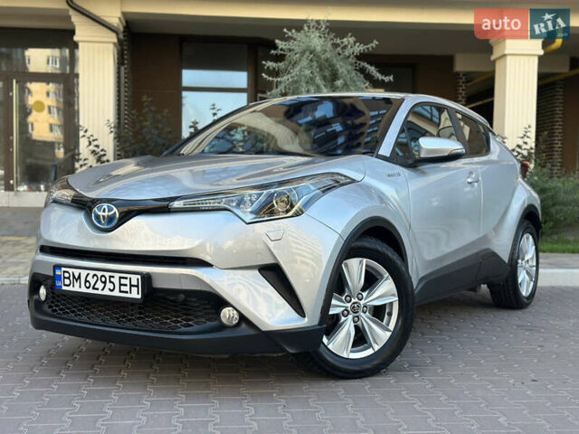 Серый Тойота C-HR, объемом двигателя 1.8 л и пробегом 90 тыс. км за 19999 $, фото 6 на Automoto.ua