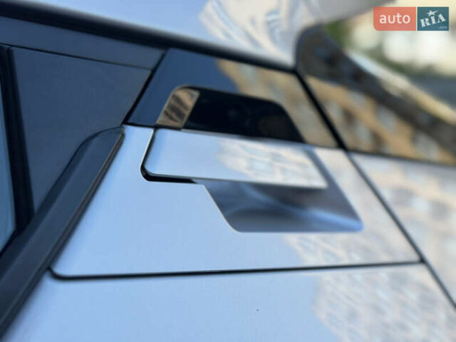 Серый Тойота C-HR, объемом двигателя 1.8 л и пробегом 90 тыс. км за 19700 $, фото 23 на Automoto.ua