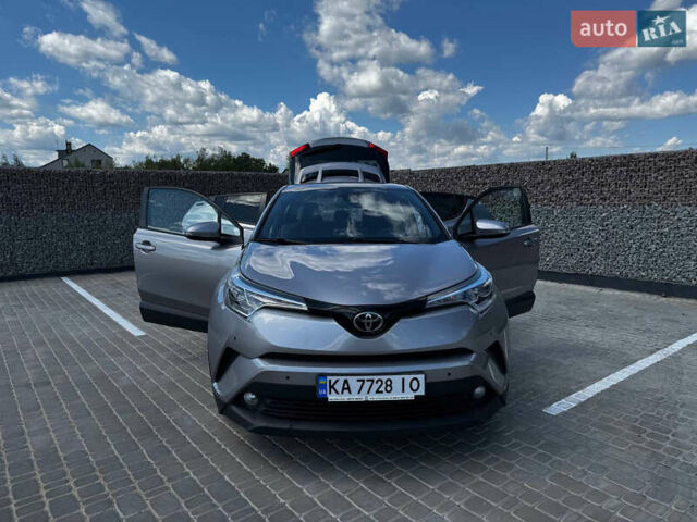 Серый Тойота C-HR, объемом двигателя 1.99 л и пробегом 92 тыс. км за 21300 $, фото 4 на Automoto.ua