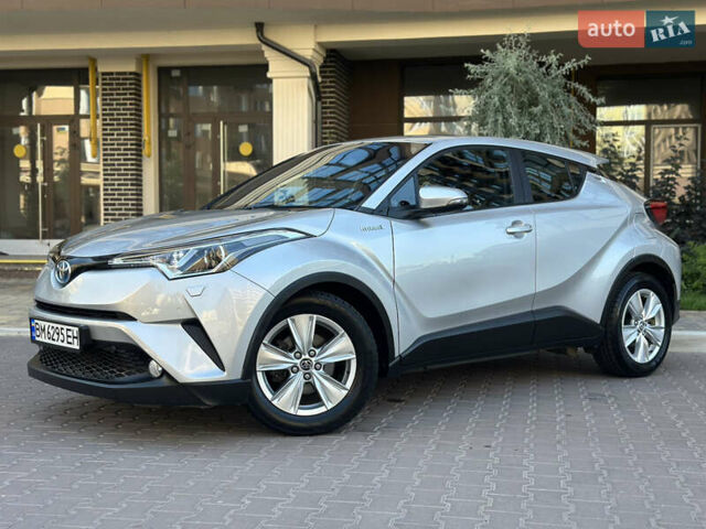 Серый Тойота C-HR, объемом двигателя 1.8 л и пробегом 90 тыс. км за 19999 $, фото 8 на Automoto.ua