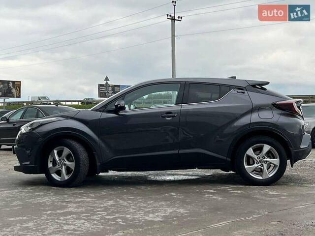 Серый Тойота C-HR, объемом двигателя 1.2 л и пробегом 108 тыс. км за 19290 $, фото 3 на Automoto.ua