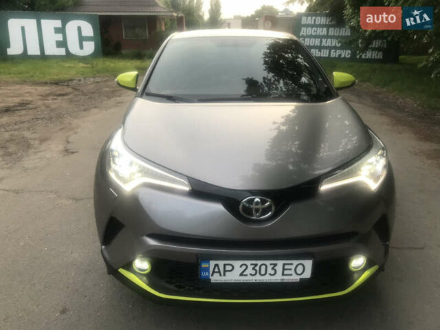 Серый Тойота C-HR, объемом двигателя 1.2 л и пробегом 76 тыс. км за 22000 $, фото 3 на Automoto.ua