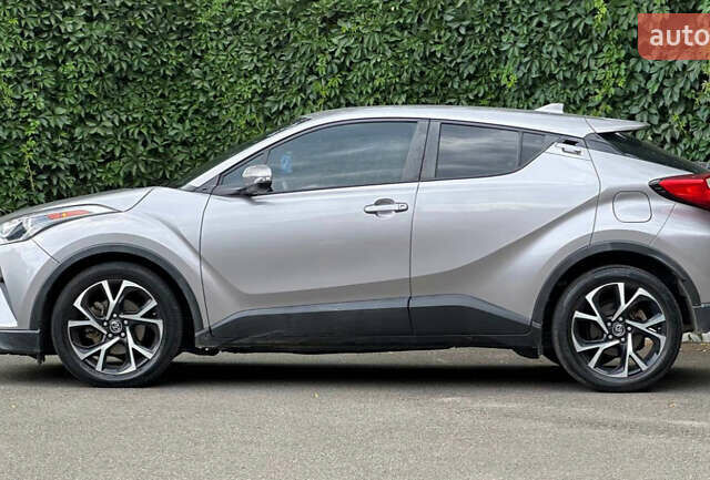 Серый Тойота C-HR, объемом двигателя 1.99 л и пробегом 74 тыс. км за 16499 $, фото 5 на Automoto.ua