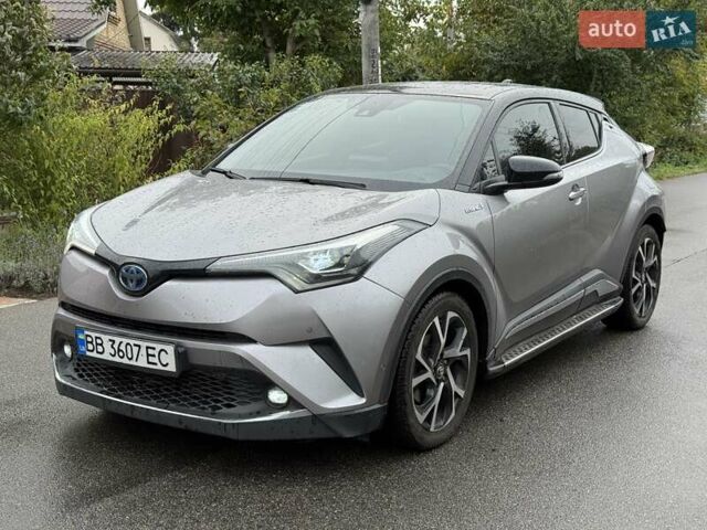 Серый Тойота C-HR, объемом двигателя 1.8 л и пробегом 90 тыс. км за 22700 $, фото 3 на Automoto.ua