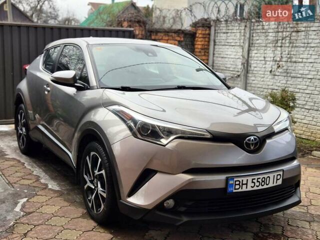 Серый Тойота C-HR, объемом двигателя 2 л и пробегом 67 тыс. км за 17300 $, фото 12 на Automoto.ua