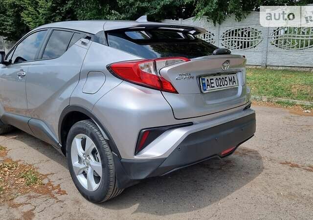 Сірий Тойота C-HR, об'ємом двигуна 2 л та пробігом 55 тис. км за 25000 $, фото 5 на Automoto.ua