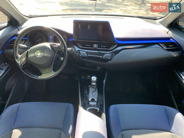 Серый Тойота C-HR, объемом двигателя 1.2 л и пробегом 66 тыс. км за 18400 $, фото 13 на Automoto.ua