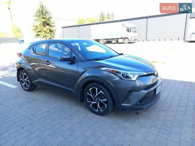 Серый Тойота C-HR, объемом двигателя 2 л и пробегом 47 тыс. км за 18000 $, фото 5 на Automoto.ua