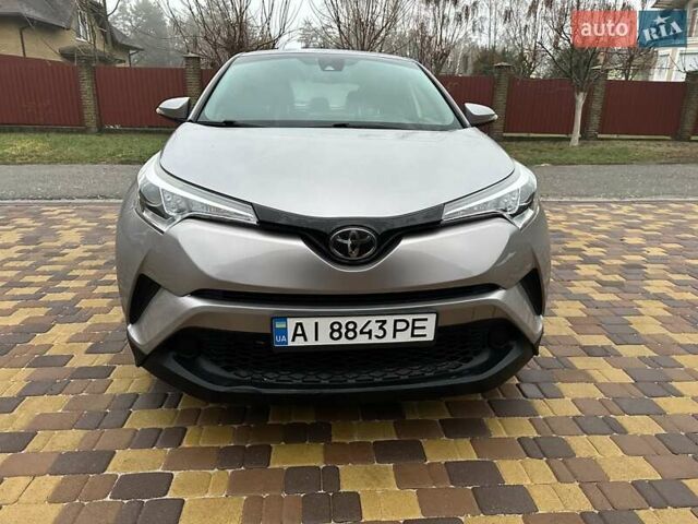 Серый Тойота C-HR, объемом двигателя 1.99 л и пробегом 94 тыс. км за 16200 $, фото 4 на Automoto.ua