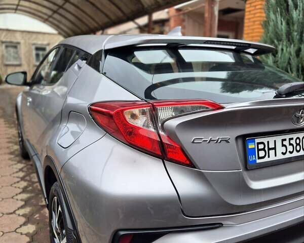 Серый Тойота C-HR, объемом двигателя 2 л и пробегом 67 тыс. км за 17300 $, фото 28 на Automoto.ua