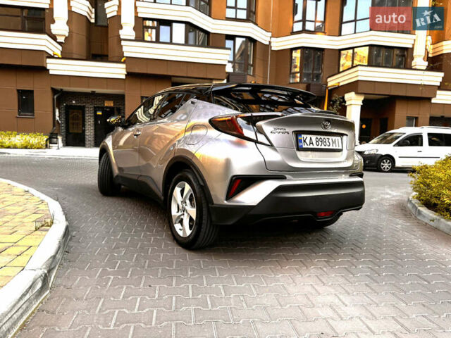 Серый Тойота C-HR, объемом двигателя 1.2 л и пробегом 81 тыс. км за 18100 $, фото 3 на Automoto.ua