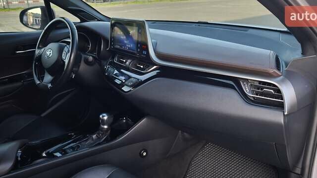 Серый Тойота C-HR, объемом двигателя 1.2 л и пробегом 53 тыс. км за 19500 $, фото 21 на Automoto.ua