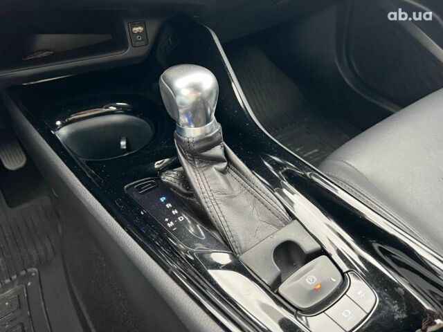 Сірий Тойота C-HR, об'ємом двигуна 1.2 л та пробігом 108 тис. км за 19290 $, фото 29 на Automoto.ua