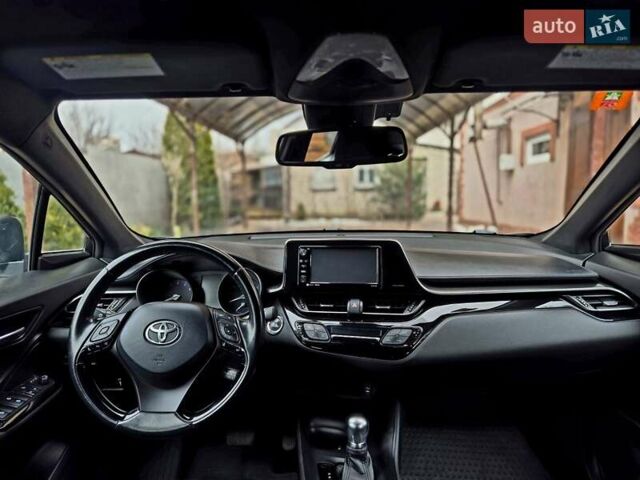 Серый Тойота C-HR, объемом двигателя 2 л и пробегом 67 тыс. км за 17300 $, фото 65 на Automoto.ua