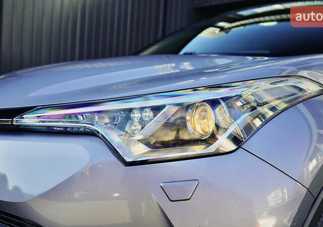 Серый Тойота C-HR, объемом двигателя 1.2 л и пробегом 89 тыс. км за 18500 $, фото 7 на Automoto.ua