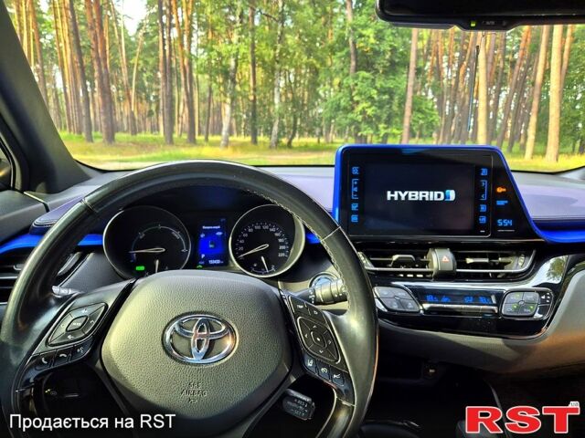 Сірий Тойота C-HR, об'ємом двигуна 1.8 л та пробігом 150 тис. км за 23500 $, фото 6 на Automoto.ua