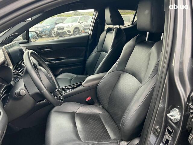 Сірий Тойота C-HR, об'ємом двигуна 1.2 л та пробігом 108 тис. км за 19290 $, фото 19 на Automoto.ua