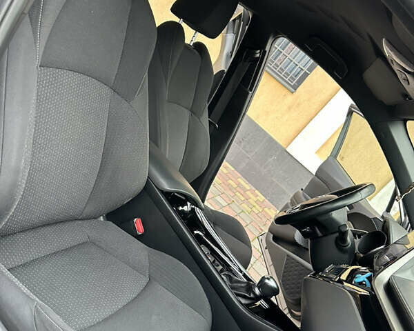 Сірий Тойота C-HR, об'ємом двигуна 1.2 л та пробігом 102 тис. км за 20800 $, фото 37 на Automoto.ua