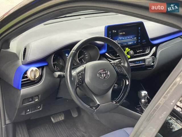 Серый Тойота C-HR, объемом двигателя 1.2 л и пробегом 64 тыс. км за 21450 $, фото 44 на Automoto.ua