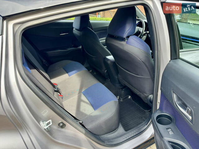 Сірий Тойота C-HR, об'ємом двигуна 1.99 л та пробігом 92 тис. км за 18700 $, фото 17 на Automoto.ua