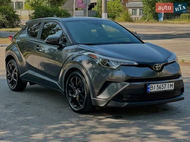 Серый Тойота C-HR, объемом двигателя 2 л и пробегом 62 тыс. км за 19000 $, фото 7 на Automoto.ua