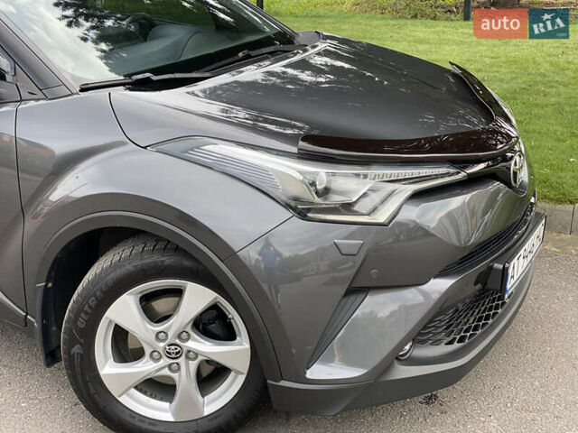 Серый Тойота C-HR, объемом двигателя 1.2 л и пробегом 64 тыс. км за 21450 $, фото 4 на Automoto.ua