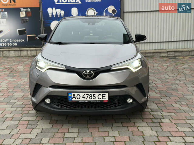 Сірий Тойота C-HR, об'ємом двигуна 1.2 л та пробігом 102 тис. км за 20800 $, фото 1 на Automoto.ua