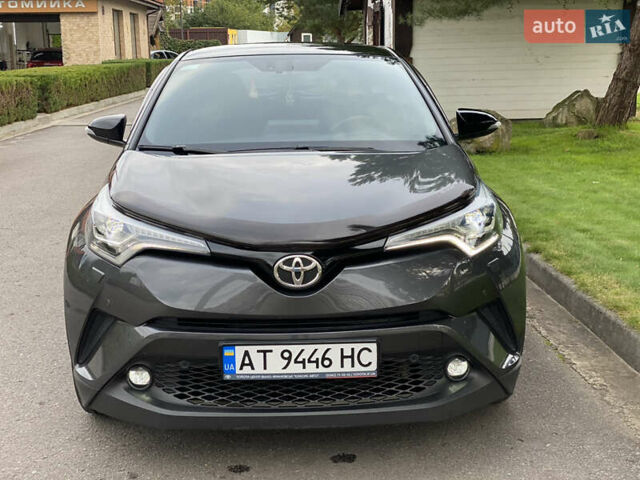 Серый Тойота C-HR, объемом двигателя 1.2 л и пробегом 64 тыс. км за 21450 $, фото 65 на Automoto.ua