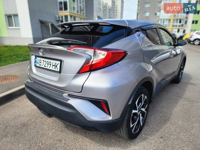Серый Тойота C-HR, объемом двигателя 1.99 л и пробегом 86 тыс. км за 18600 $, фото 4 на Automoto.ua