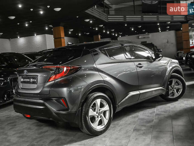 Серый Тойота C-HR, объемом двигателя 1.8 л и пробегом 84 тыс. км за 22999 $, фото 33 на Automoto.ua