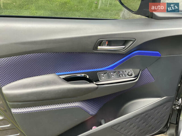 Серый Тойота C-HR, объемом двигателя 1.2 л и пробегом 64 тыс. км за 21450 $, фото 33 на Automoto.ua