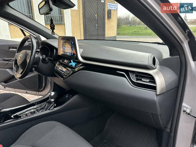 Сірий Тойота C-HR, об'ємом двигуна 1.2 л та пробігом 102 тис. км за 20800 $, фото 35 на Automoto.ua