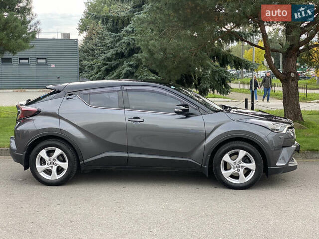 Серый Тойота C-HR, объемом двигателя 1.2 л и пробегом 64 тыс. км за 21450 $, фото 50 на Automoto.ua