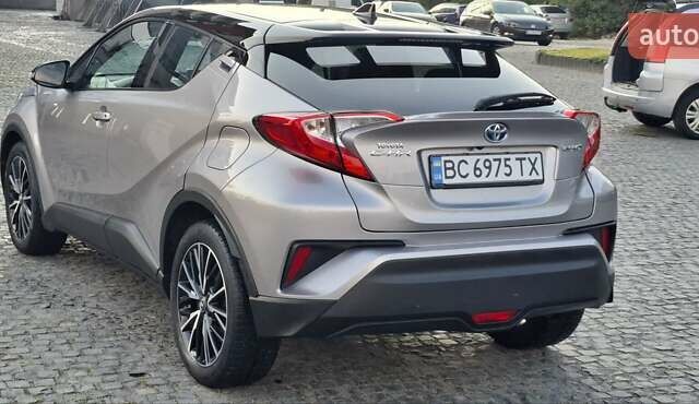 Серый Тойота C-HR, объемом двигателя 1.8 л и пробегом 90 тыс. км за 20300 $, фото 4 на Automoto.ua