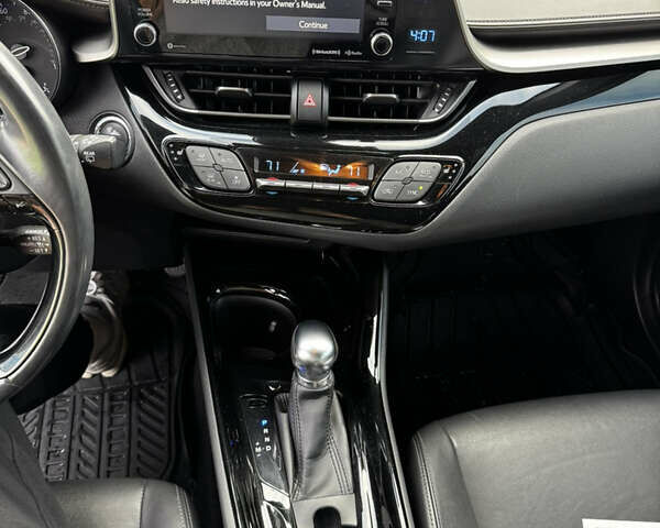 Сірий Тойота C-HR, об'ємом двигуна 1.99 л та пробігом 53 тис. км за 21000 $, фото 10 на Automoto.ua