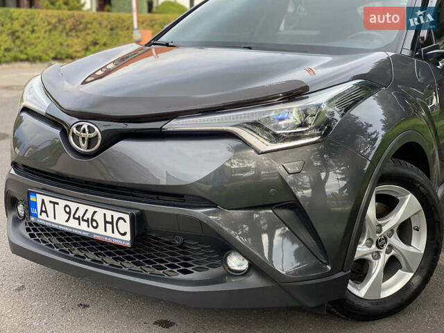 Серый Тойота C-HR, объемом двигателя 1.2 л и пробегом 64 тыс. км за 21450 $, фото 5 на Automoto.ua
