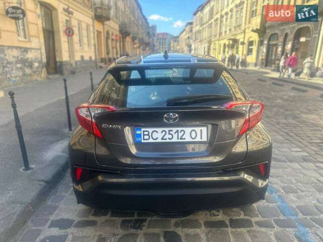 Серый Тойота C-HR, объемом двигателя 2 л и пробегом 78 тыс. км за 18700 $, фото 5 на Automoto.ua