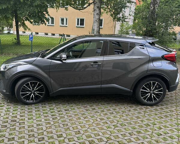 Серый Тойота C-HR, объемом двигателя 1.8 л и пробегом 120 тыс. км за 20000 $, фото 4 на Automoto.ua