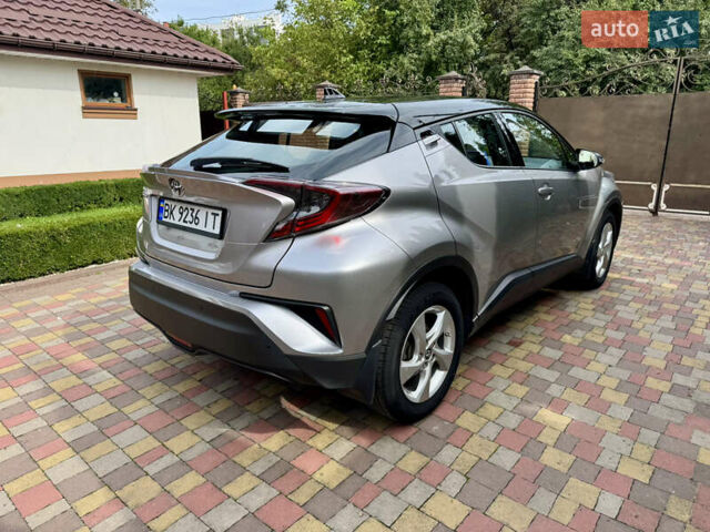 Сірий Тойота C-HR, об'ємом двигуна 1.99 л та пробігом 92 тис. км за 18700 $, фото 7 на Automoto.ua
