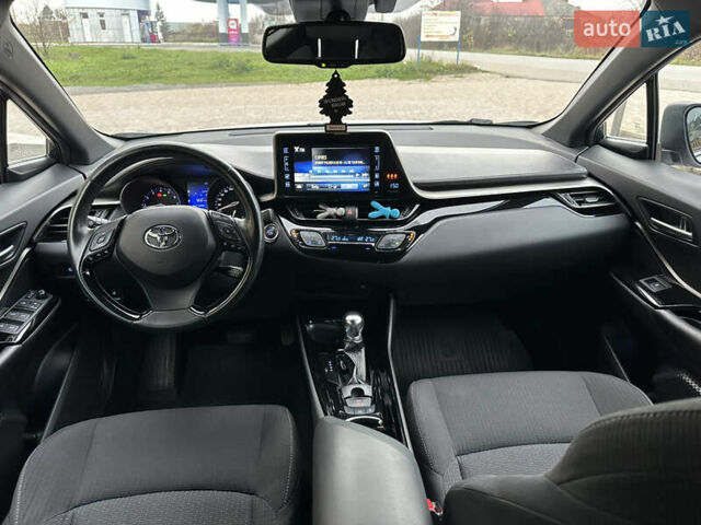 Сірий Тойота C-HR, об'ємом двигуна 1.2 л та пробігом 102 тис. км за 20800 $, фото 19 на Automoto.ua