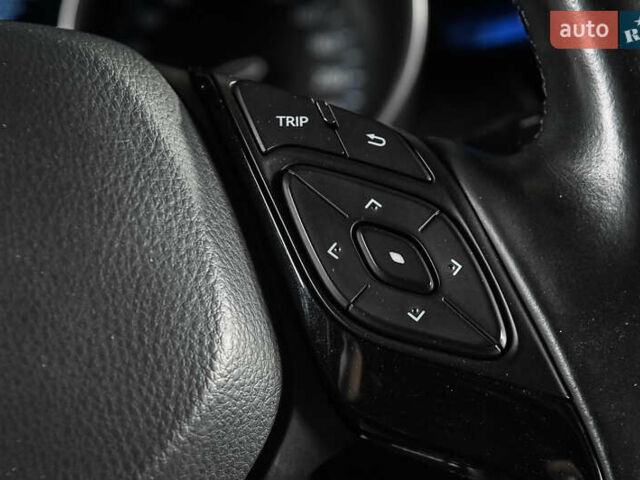Серый Тойота C-HR, объемом двигателя 1.8 л и пробегом 84 тыс. км за 22999 $, фото 13 на Automoto.ua