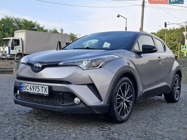 Серый Тойота C-HR, объемом двигателя 1.8 л и пробегом 90 тыс. км за 20300 $, фото 6 на Automoto.ua