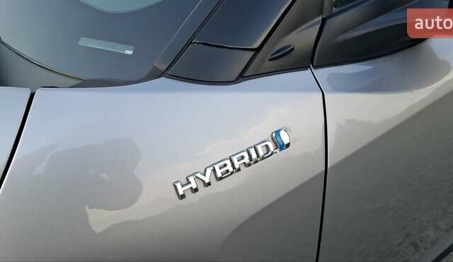 Серый Тойота C-HR, объемом двигателя 1.8 л и пробегом 90 тыс. км за 20300 $, фото 19 на Automoto.ua