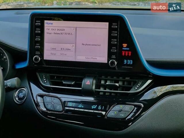 Серый Тойота C-HR, объемом двигателя 2 л и пробегом 62 тыс. км за 19000 $, фото 1 на Automoto.ua