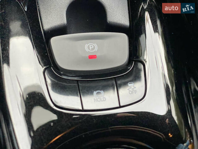 Серый Тойота C-HR, объемом двигателя 1.2 л и пробегом 64 тыс. км за 21450 $, фото 36 на Automoto.ua