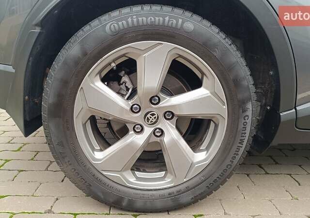 Серый Тойота C-HR, объемом двигателя 1.99 л и пробегом 150 тыс. км за 16385 $, фото 16 на Automoto.ua