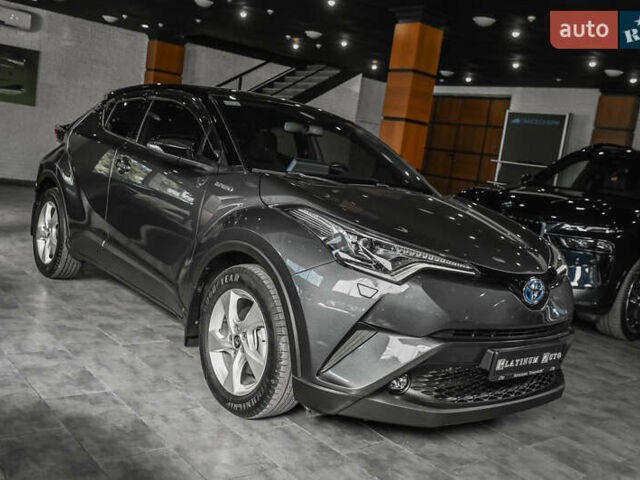 Серый Тойота C-HR, объемом двигателя 1.8 л и пробегом 84 тыс. км за 22999 $, фото 5 на Automoto.ua