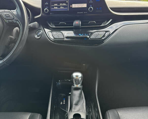 Сірий Тойота C-HR, об'ємом двигуна 1.99 л та пробігом 53 тис. км за 21000 $, фото 12 на Automoto.ua